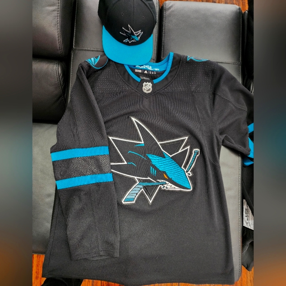 Sharks authentic hockey jersey with Sharks snap back hat (Combo)